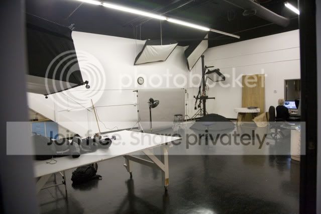 https://i621.photobucket.com/albums/tt295/mymotorcyclepics/misc/Studio.jpg